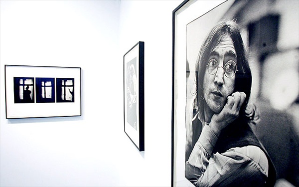 Портрет Джона Леннона 1968 года, показанный на выставке фотографий Линды Маккартни