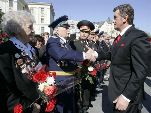 Президент Украины Виктор Ющенко на встрече с ветеранами Великой Отечественной войны