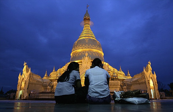 Пагода Мира, построенная в 1952 году в память 2500-й годовщины смерти Будды