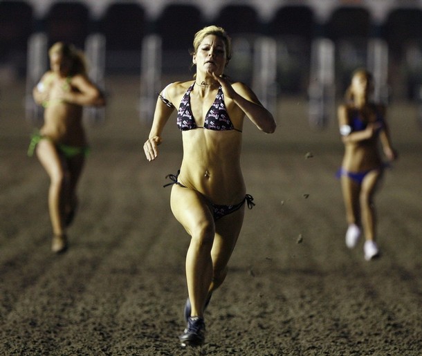 poormans_bikini_beach_mile03.jpg