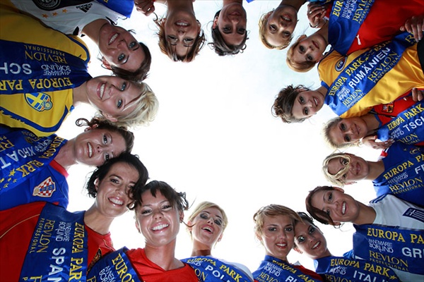 16 участниц конкурса красоты мисс евро-2008 в предверии чемпионата европы по футболу