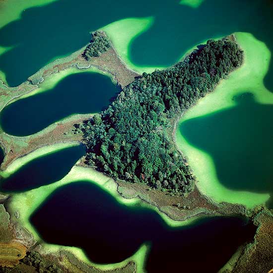 Озеро Остерзее (Ostersee), Бавария, Германия. Аэрофотосъемка Бернарда Эдмайера