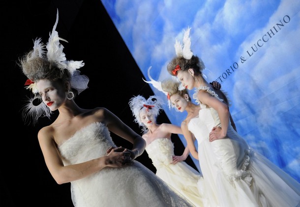 barcelona_bridal_fashion_week_victorio_luchhino05.jpg