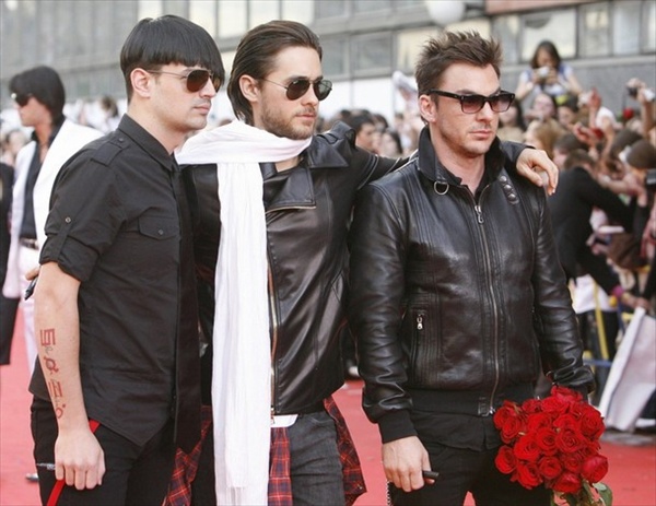 группа 30 seconds to mars посетила музыкальную премию муз-тв в москве