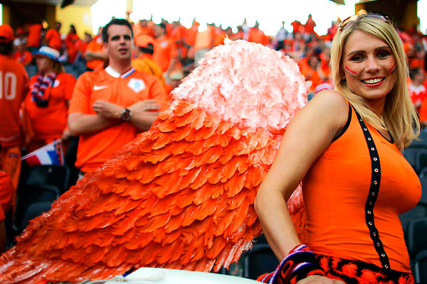 euro2008_holland_fans03.jpg