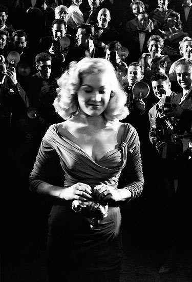 paparazzi_edwardquinn_elaineguy.jpg