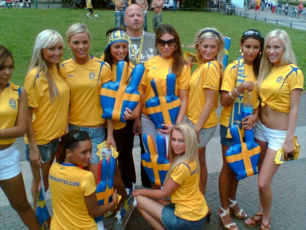 шведские болельщицы на Евро-2008