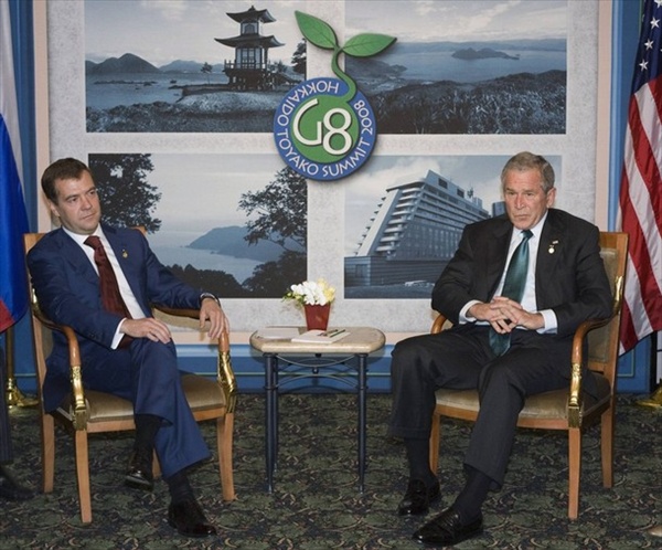 George W Bush and Dmitry Medvedev