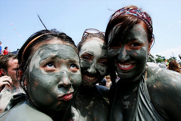 Фестиваль грязи и глины в Порене Южная Корея
