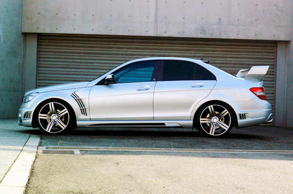 Wald Mercedes-Benz C-Class Black Bison Edition