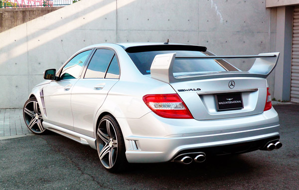 Wald Mercedes-Benz C-Class Black Bison Edition