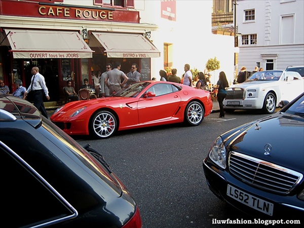 knightsbridge_cafe_rouge_luxury_cars07.jpg