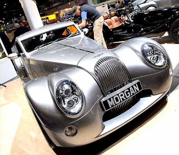 концепт The Morgan LifeCar, оснащенный гибридным мотором