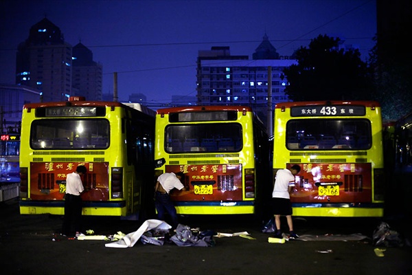 beijing_night09_buses.jpg