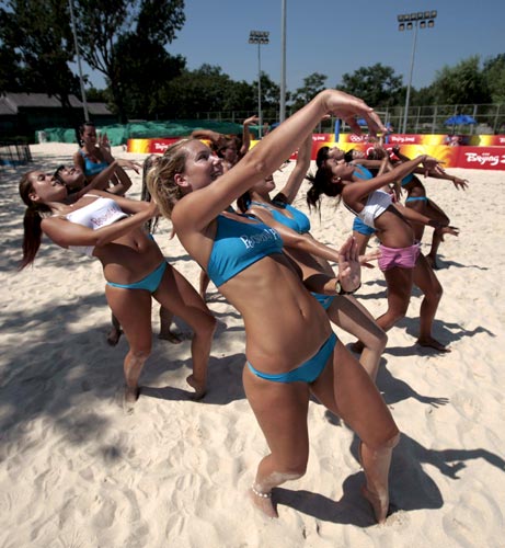 beach_volleyball_beijing_practice_cheerleaders06.jpg