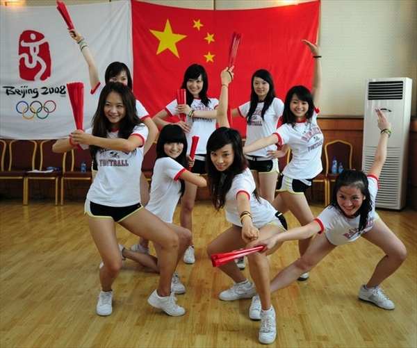 olympic_games2008_cheerleaders01.jpg