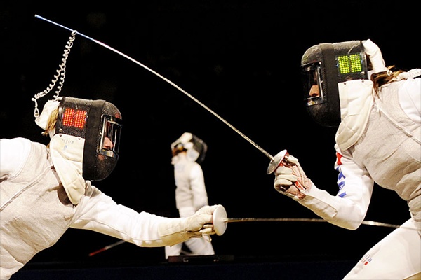 olympics_fencing_giovanna_trillini_katja_wachter_italy_germany.jpg