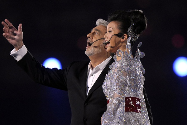 Placido Domingo and Zuying at the closing ceremony of Summer Olympic Games 2008 in Beijing