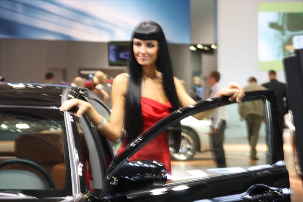 russian girls at moscow auto salon 2008