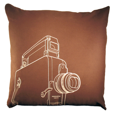 Дизайнерские подушки с винтажными камерами