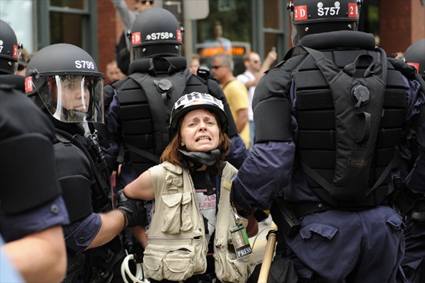 republican_party_day_protesters01.jpg
