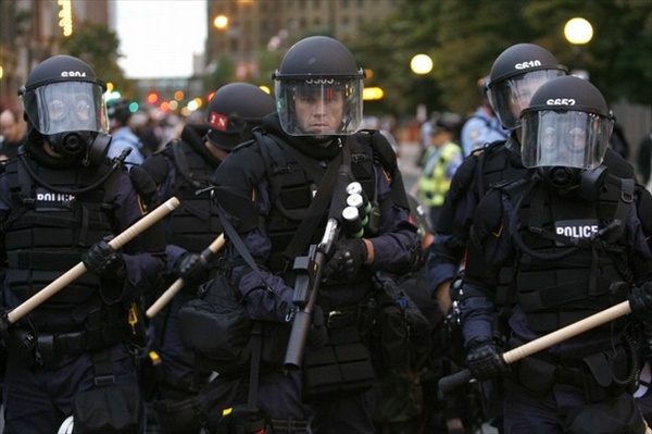 republican_party_day_protesters03.jpg