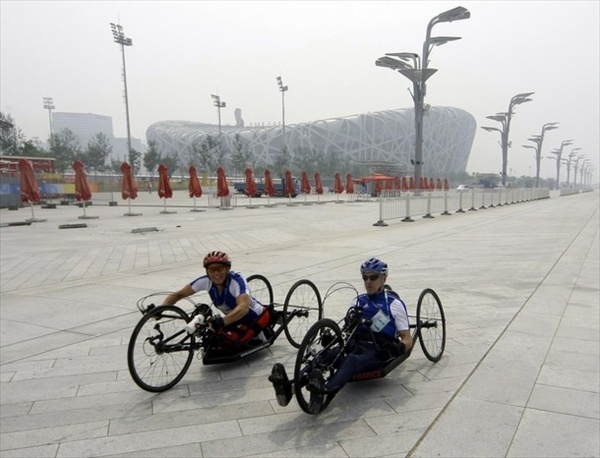 beijing2008_paralympics_cyclists.jpg