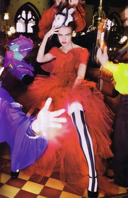 natalia_vodianova_vogue_uk_by_mario_testino03.jpg