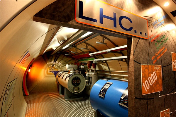 Большой адронный коллайдер (Large Hadron Colliders)
