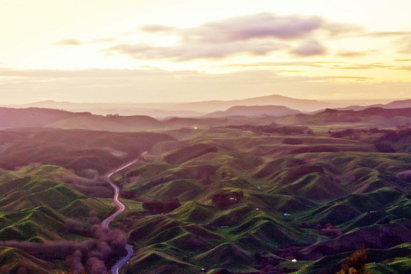 rtr_top_view_waves_and_road.jpg