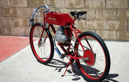 велосипед с ретро дизайном в стиле 1920-х годов 