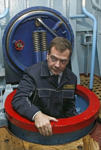 Дмитрий Медведев на подводном кресейре Святой Георгий Победоносец