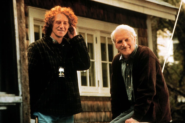 paul_newman_message_in_a_bottle_with_director_luis_mandoki_1999.jpg