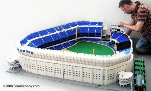 Lego-инсталляция стадион Нью-Йорк Янки