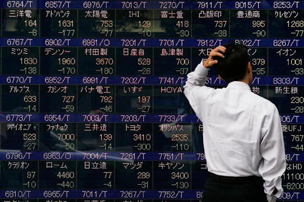 financial_crisis_toky_stock_exchange.jpg