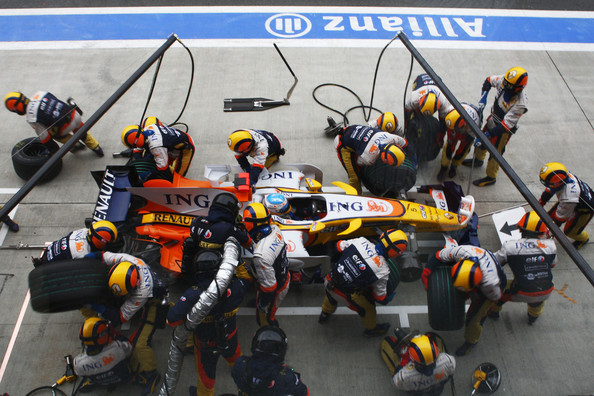 formula_one_japanese_grand_prix_renault_team.jpg