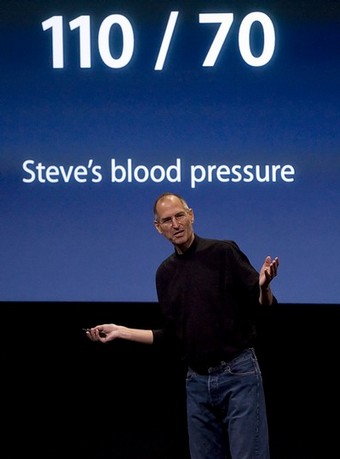Стив Джобс на пресс-конференции в Купертино, Калифорния