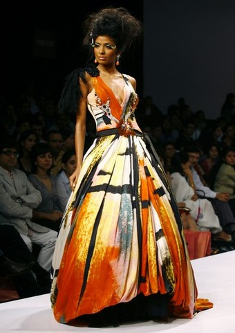 delhi_fashion_week_falguni_and_shane_peacock.jpg