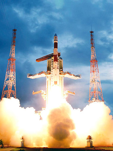 Индия запустила к Луне свой первый научно-исследовательский космический аппарат