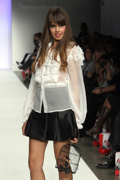 amelia_toro_mbfw01.jpg