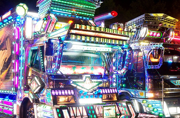 Japanese Dekotora at Night