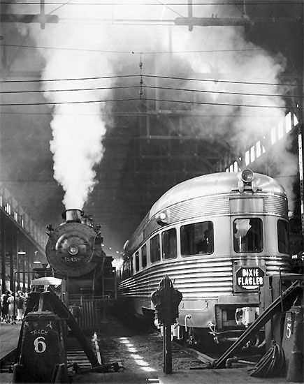 andreas_feininger_dearborn_station_chicago_1941.jpg