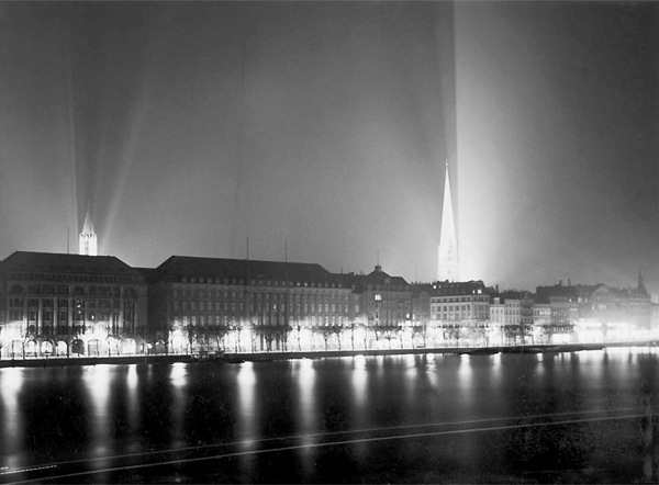 andreas_feininger_hamburg_1930.jpg