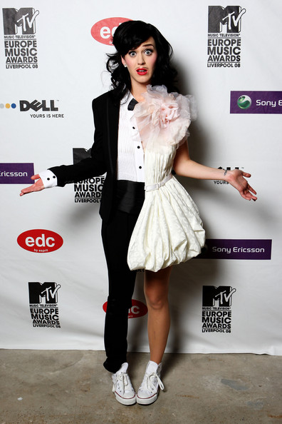 Необычный костюм Кэти Перри на европейской церемонии вручения музыкальных наград MTV