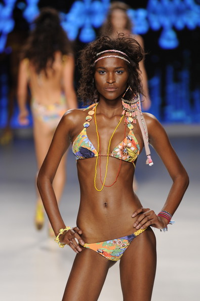 Blue_Man_Runway02.jpg