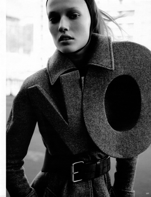 vogue_germany_december2008_tony_garn02.jpg