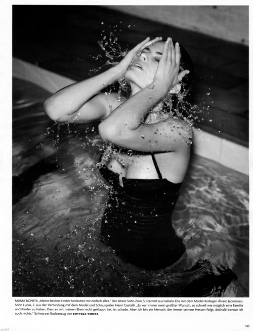 vogue_germany_january2009_isabeli_fontana04.jpg