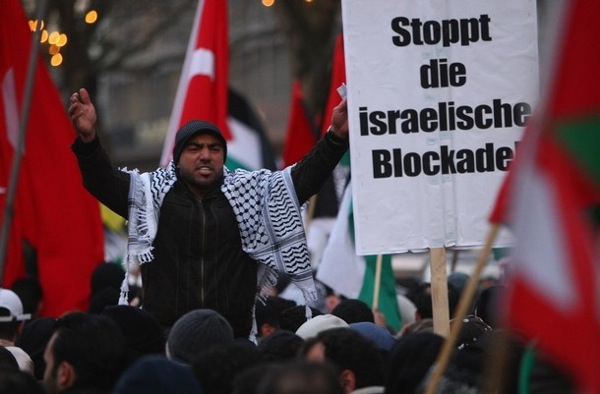 palestine_demonstration_berlin_germany.jpg