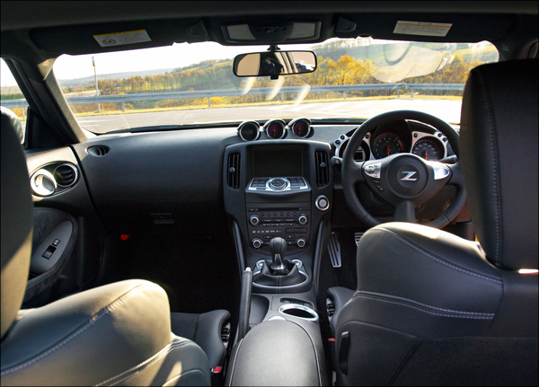 Nissan 370Z Coupe