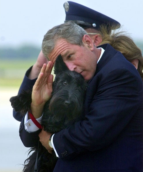 george_w_bush_barney_dog_june_2001.jpg